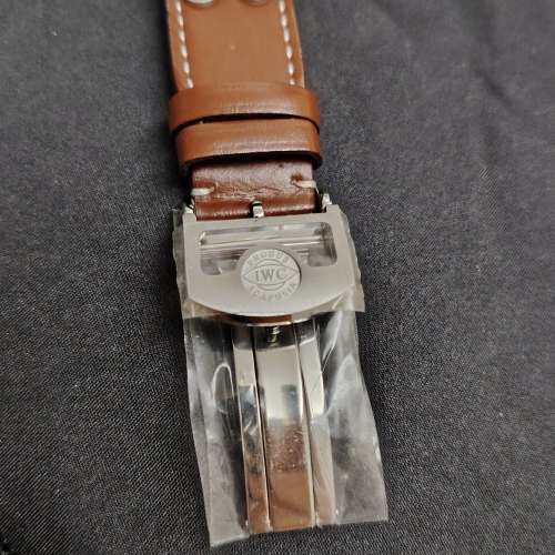 扺玩價💯已停產經典款 IWC Pilot Chronograph IW371701，好新淨，全套行貨。