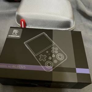 全新Anbernic RG 353vs 復古Gameboy灰色 跟256GB卡 11000隻game 由街機超任到PSP 都...