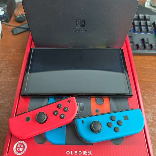 新淨少玩Nintendo Switch OLED再送Nintendo Switch Sports原裝遊戲