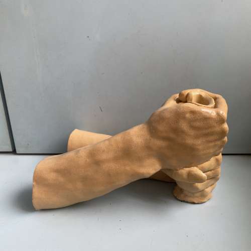 自家創作：設計，手造陶瓷花樽（花是作裝飾圖片）