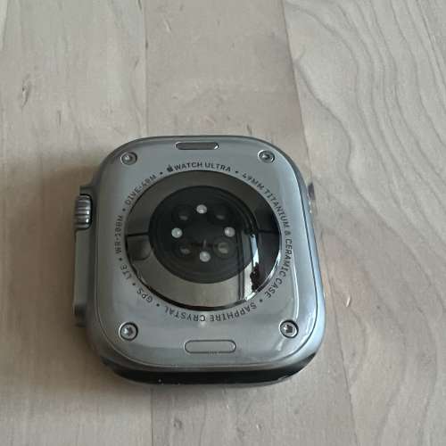 Apple Watch Ultra Gen 1 Titanium 49mm GPS + Cellular