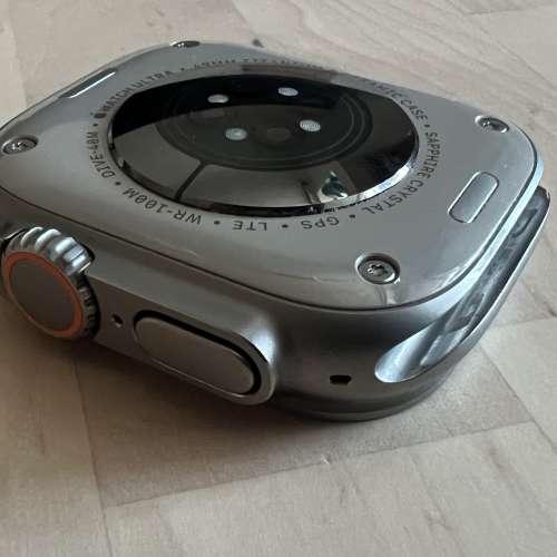 Apple Watch Ultra Gen 1 Titanium 49mm GPS + Cellular