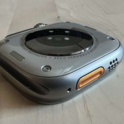 Apple Watch Ultra Gen 1 Titanium 49mm GPS + Cellular