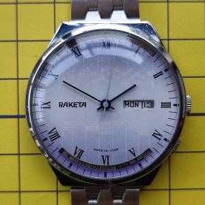 80' 年代前蘇聯 RAKETA 手動萬年曆錶