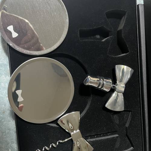 2017年東方表行沙田錦標時尚煲呔泰賽馬日 開瓶器 酒塞 杯墊