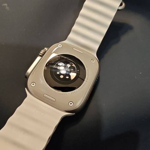 Apple Watch Ultra Gen 1 Titanium 49mm GPS + Cellular