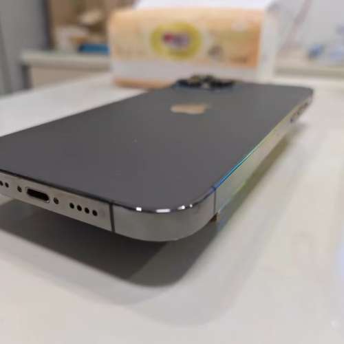 Apple iPhone 12 Pro Max 512G 石墨色 ， 6.1寸大螢幕，電池效能90 ％，功能全部正...