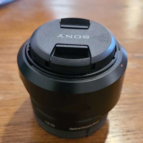 Sony 鏡頭 E 35mm F1.8 (SEL35F18) 連 Rollei mc uv filter 49mm