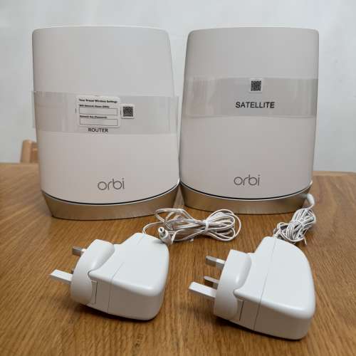 （有單有保養）Netgear Orbi RBK752 MeshwiFi 6專業級三頻路由器（2件裝）AX4200