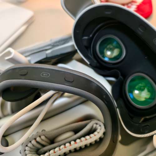 Apple Vision Pro 256GB 行貨 (Warranty till 6/2025)