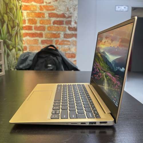 [輕薄] Lenovo 7000 13 (8代4核 i5 / 13.3" 全高清 / Win 11 / 永久Office / SSD) ...