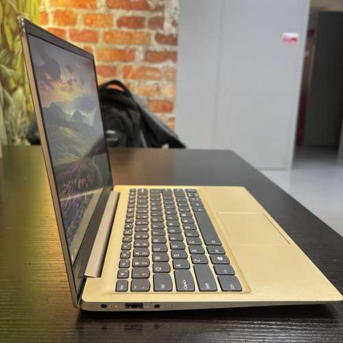 [輕薄] Lenovo 7000 13 (8代4核 i5 / 13.3" 全高清 / Win 11 / 永久Office / SSD) ...