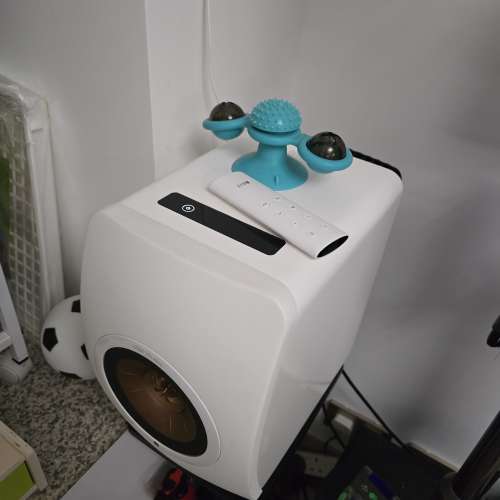Kef ls50 wireless 1代 外表少花 送非原廠stand一對 左邊喇叭俾呀仔督導凹咗一點