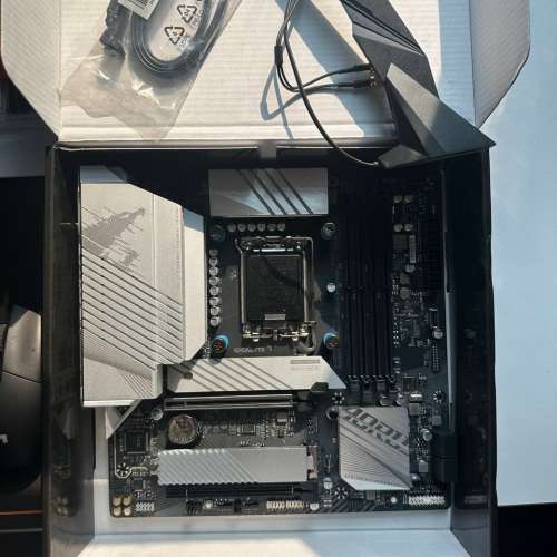 Gigabyte B760m Aorus Elite AX DDR5 (WIFI) 港行有盒