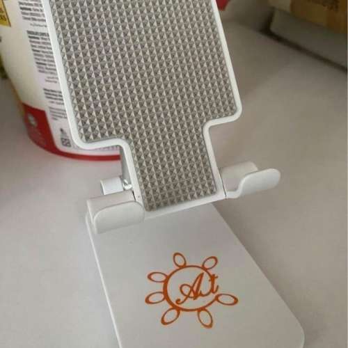 new with box, foldable desktop phone stand 全新有盒, 可折叠桌面手機支架