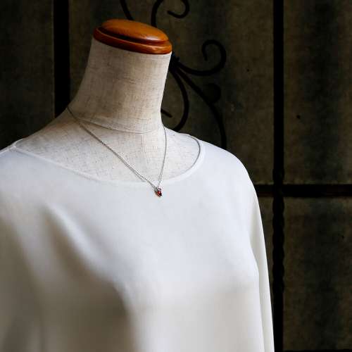 95折，只限今日❗️只剩一條，日本製造❗️石榴石吊墜頸鍊