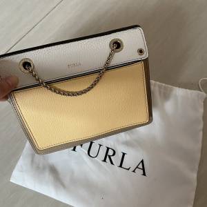 Furla全新拼色鍊條袋