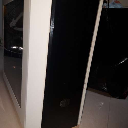 屯門良景輕鐵站交收 Coolermaster MasterBox 5 CASE ONLY. 不連圖中火牛及冇任何風扇.