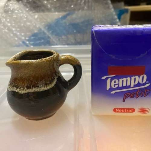 全新 , 有耳 ( 瓷 ) 牙籤筒  new, (porcelain) toothpick holder