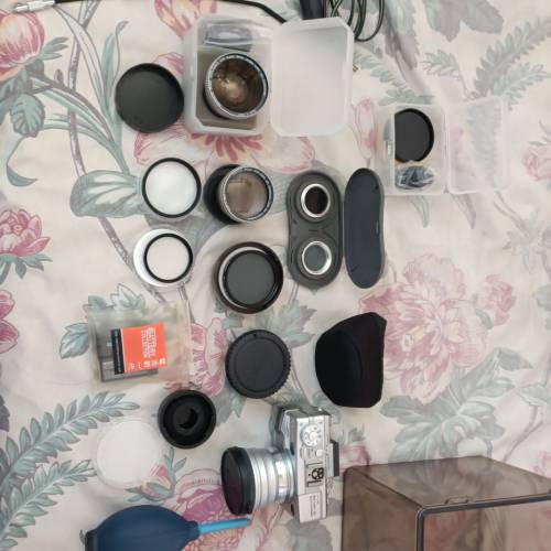 圖中所有全部清位價$800，新正但存放已久，注意：不知是否正常運！