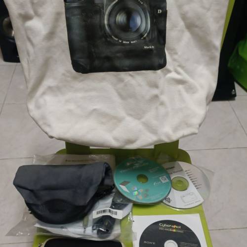 圖中所有全部清位價$800，新正但存放已久，注意：不知是否正常運！