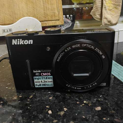 Nikon p300