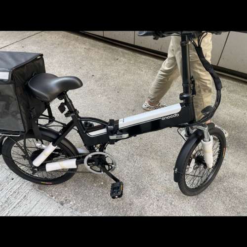 90%新電動外賣隱藏式電池跑車