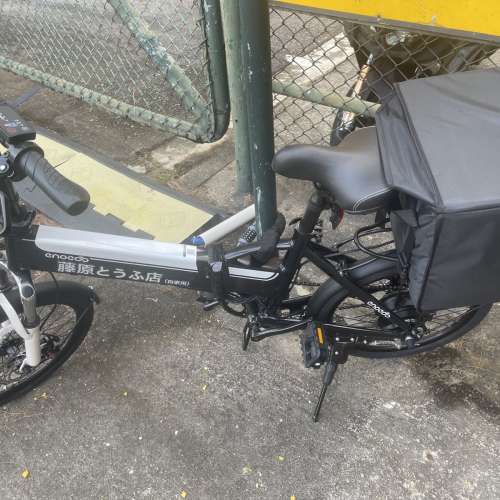 90%新電動外賣隱藏式電池跑車