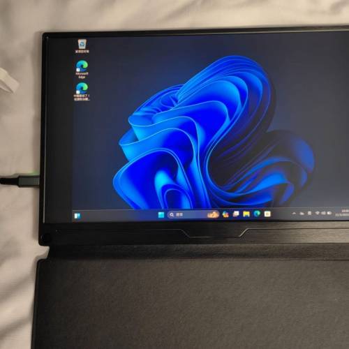 Portable monitor 15.6" 4K  3840 x 2160 解像度