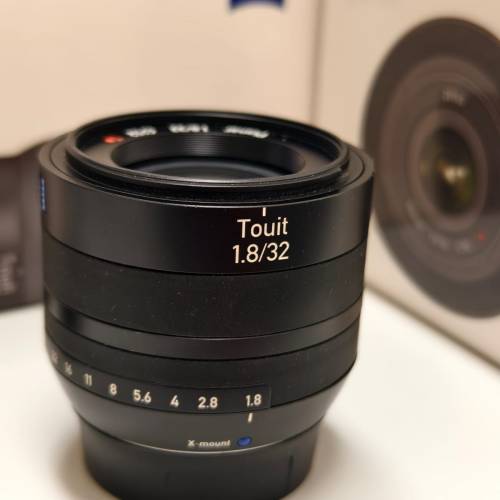 Zeiss Touit 32mm f1.8 lens for Fujifilm X mount