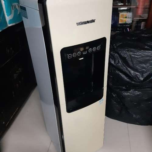 Watsons 屈臣氏上流式水機