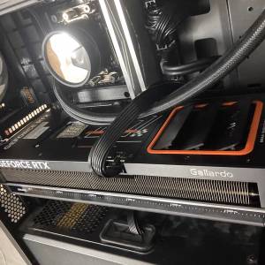 賣manli rtx 5090d 32gb 顯示卡