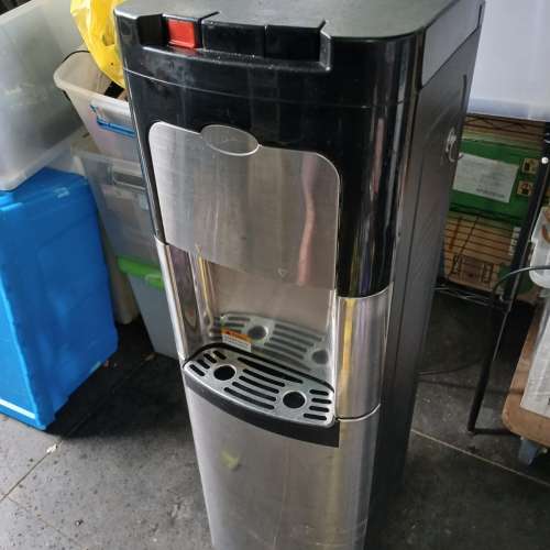座地上流式水機