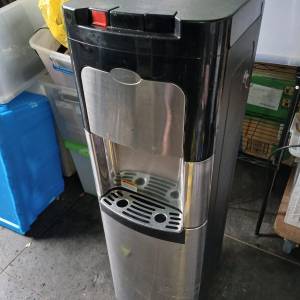座地上流式水機