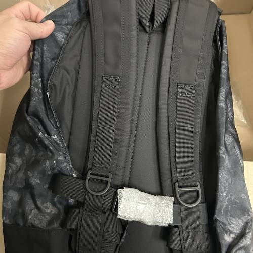 ⛰️Gregory Day Pack26L背包大特價1099元現貨‼️（黑花&紫花）