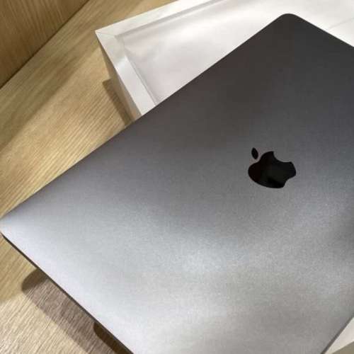 MacBook Pro M2 8+256GB (appleCare+ 至2025年8月）