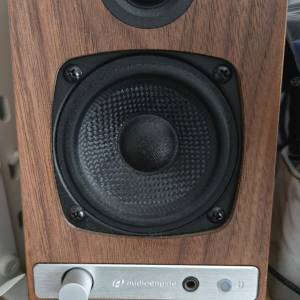 Audioengine HD3 連原裝減震底座