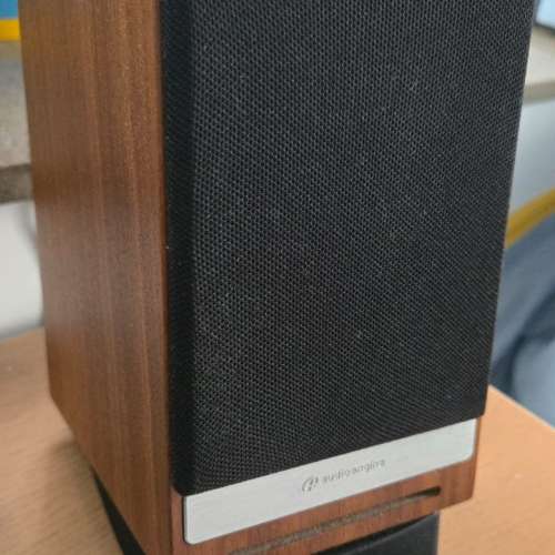 Audioengine HD3 連原裝減震底座