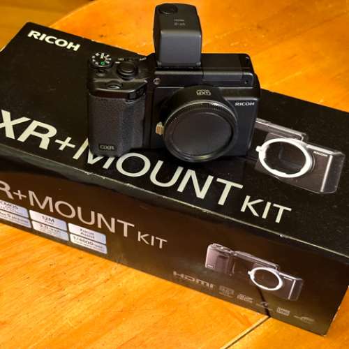 Ricoh GXR Mount A12 (m mount) with Viewfinder