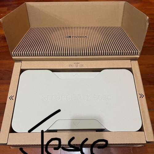 [全新現貨] NVIDIA RTX 5090 FE Founder Edition 32GB GDDR7 公版 RTX5090 FE