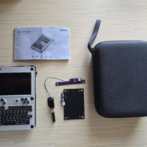 九成新ClockworkPI uConsole 帶4G 模塊 ( CM4 8GB ) 連天線及保護包 Raspberry Pi