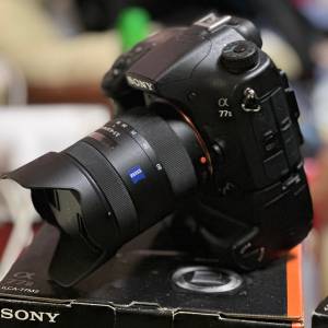 90%新Sony A77 ll + 原廠直倒 + Zeiss細菜頭