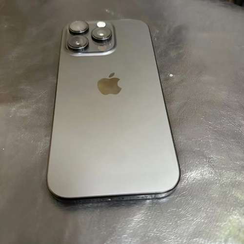 iPhone16pro，鈦金屬256G