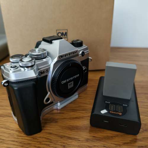 OM System OM5 (Olympus Panasonic M4/3)