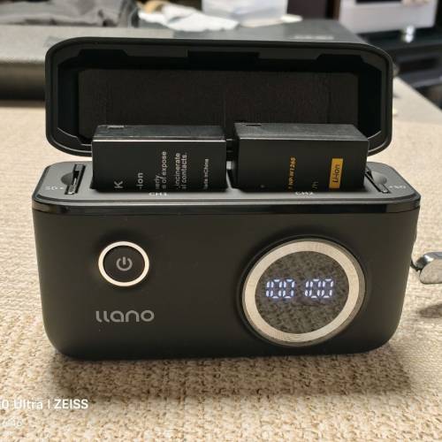 綠巨能,快速差電盒100%新,可快速差W126富士相機電池兩舊及可放置2張記憶卡