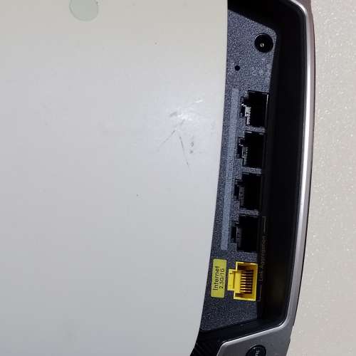 Orbi RBR850智能無線三頻（2.4GHz，5GHz，5GHz）路由器