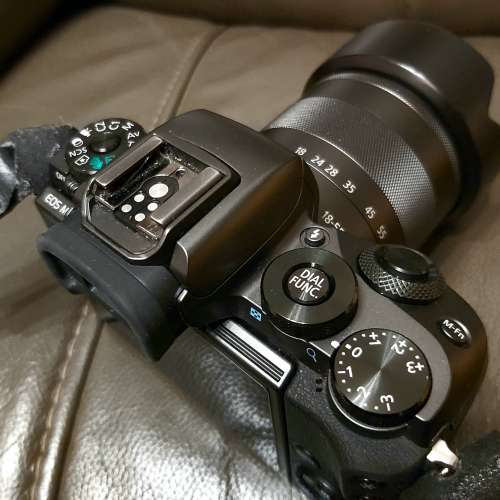 Canon EOS M5 mirrorless 4K vlog wifi not sony nikon olympus pentax ricoh fujifil