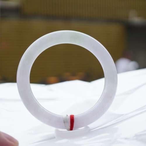 淡春帶彩翡翠手鐲-顯白氣質款