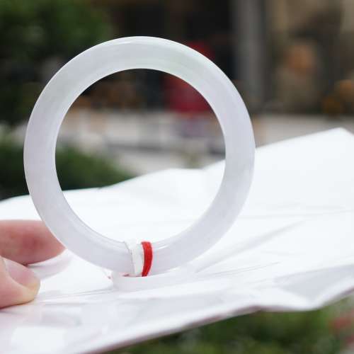 淡春帶彩翡翠手鐲-顯白氣質款