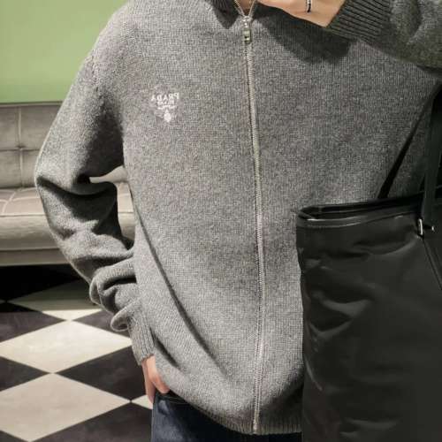 全新PRADA羊絨羊毛冷衫